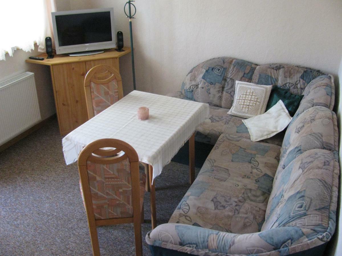 Ferienwohnung Anjadina Щорков Екстериор снимка